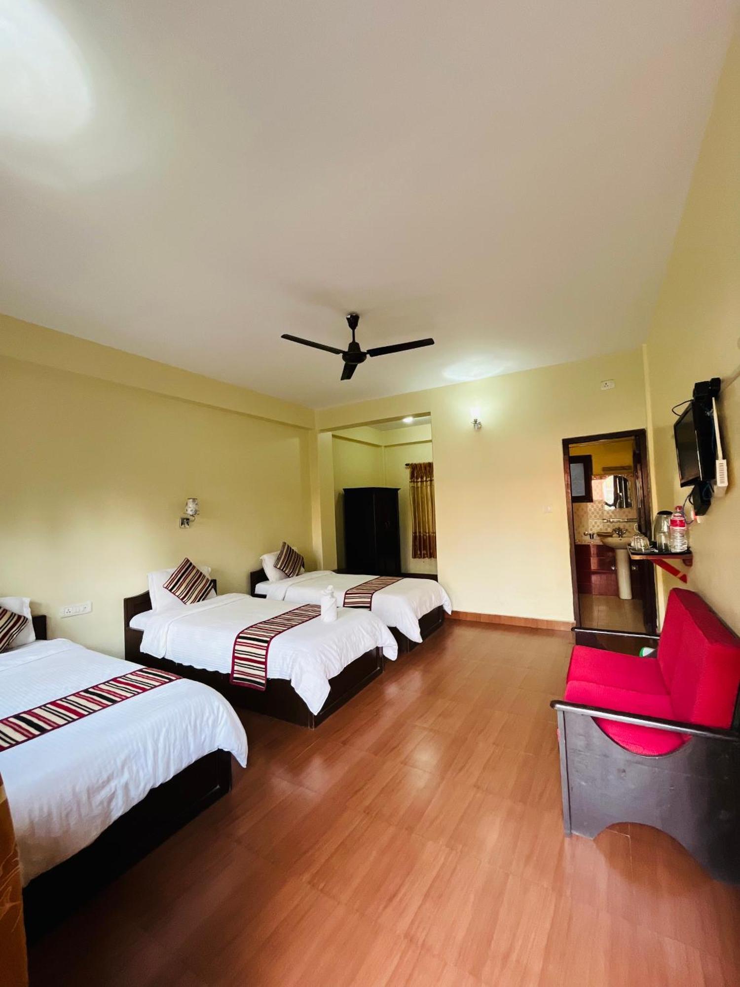 Butterfly Lodge Pokhara Eksteriør billede