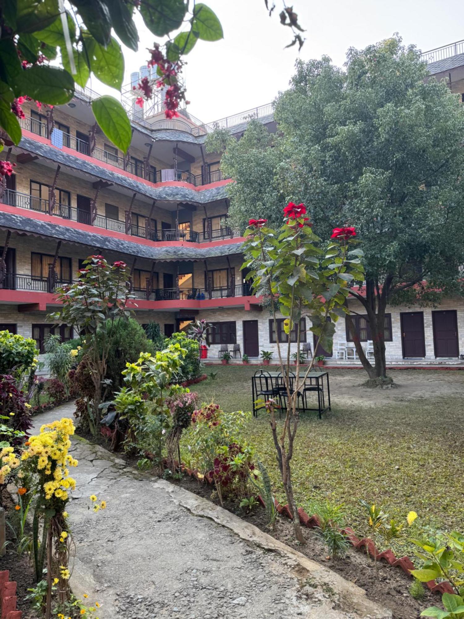 Butterfly Lodge Pokhara Eksteriør billede